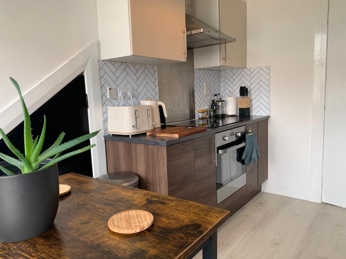 Lovely 2 Bedroom Apartment In Central Location Greenock Ngoại thất bức ảnh