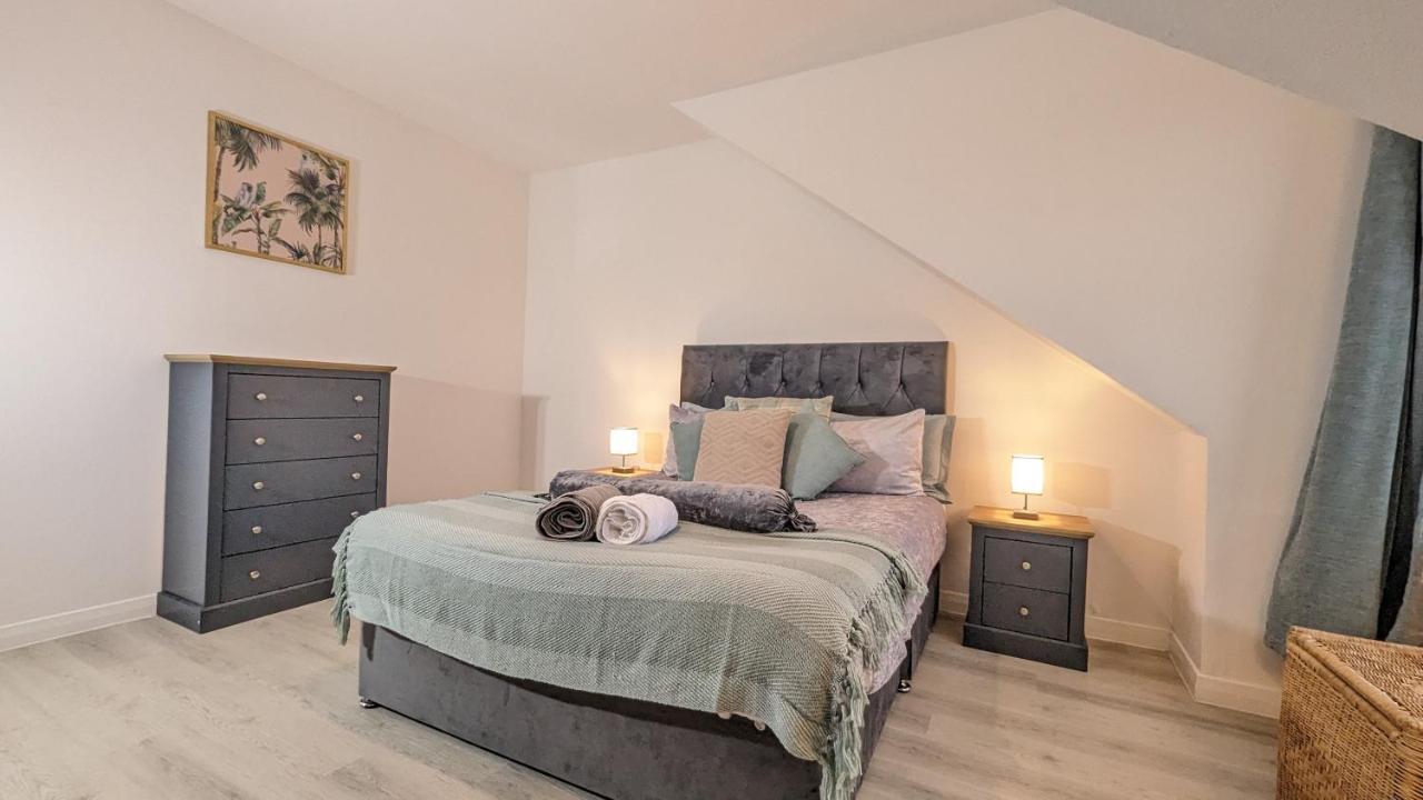 Lovely 2 Bedroom Apartment In Central Location Greenock Ngoại thất bức ảnh